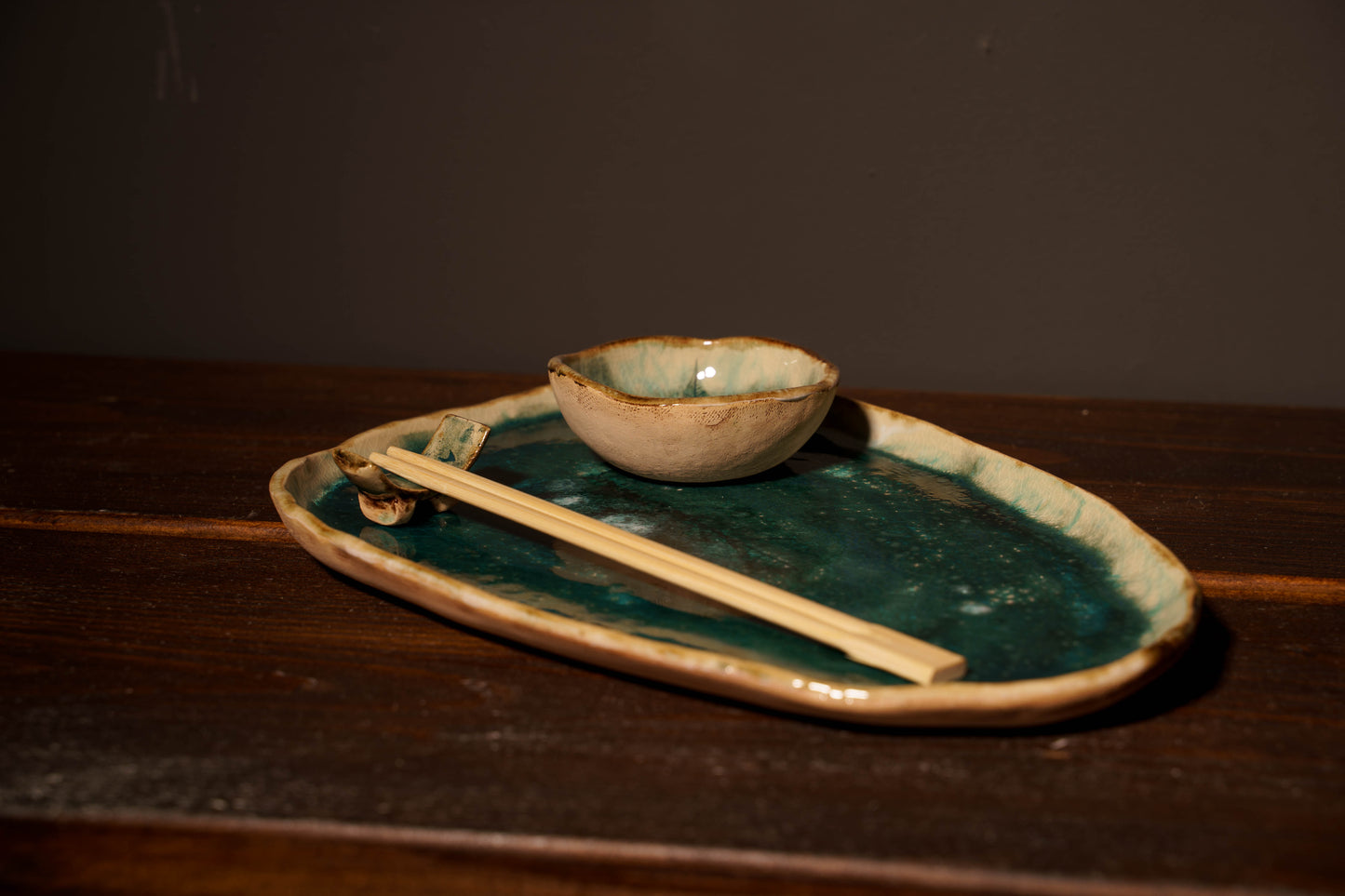 Zestaw ceramiczny „Morska Głębia” – taca z miseczką i podstawką - MINI