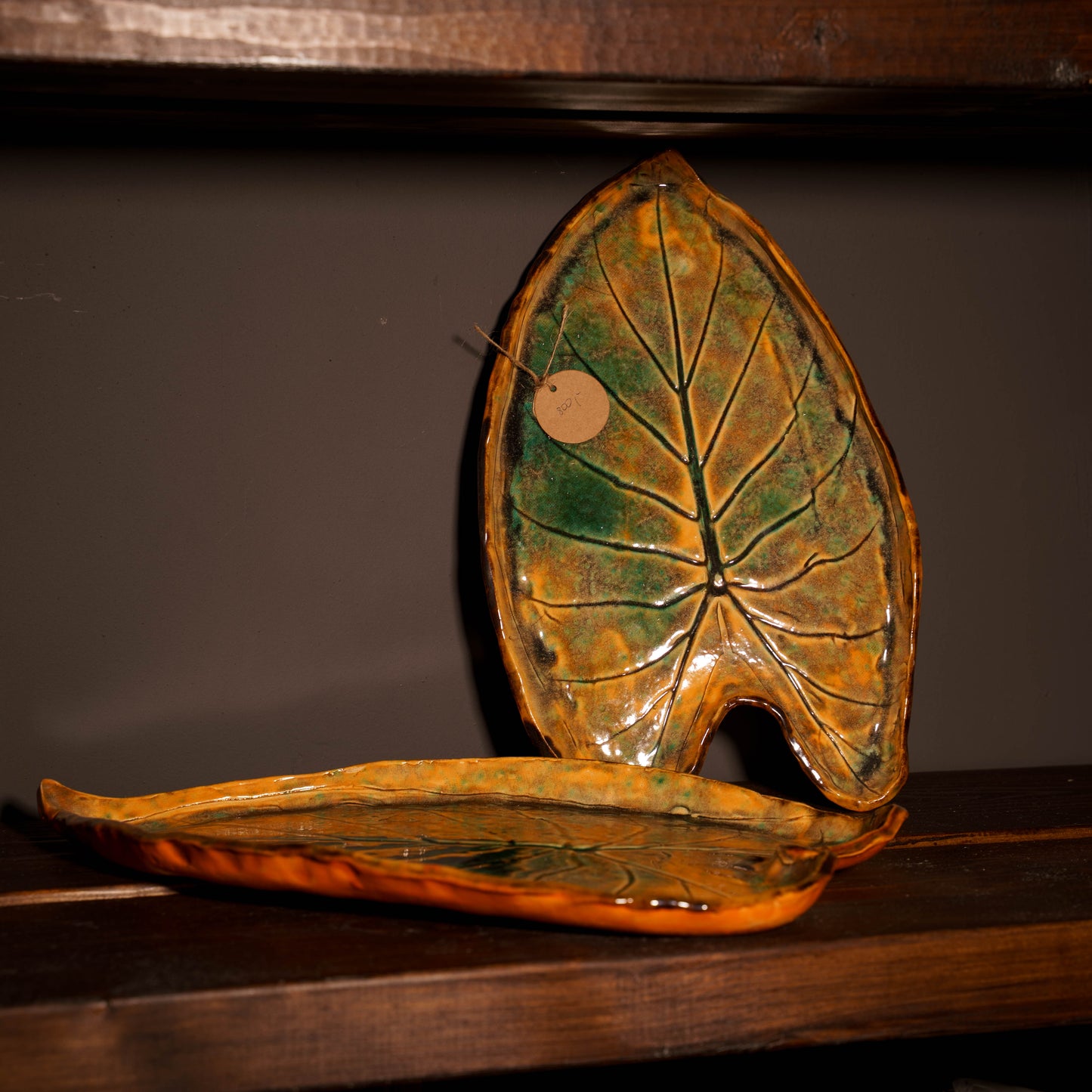 Patera ceramiczna „Liść” – zieleń i miedź