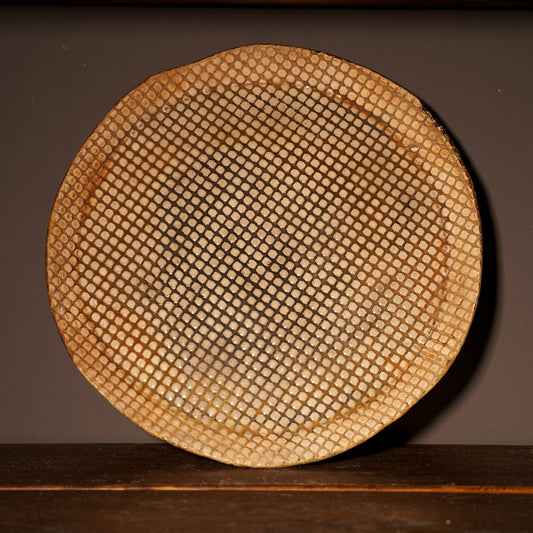 Talerz ceramiczny z odciskiem siatki